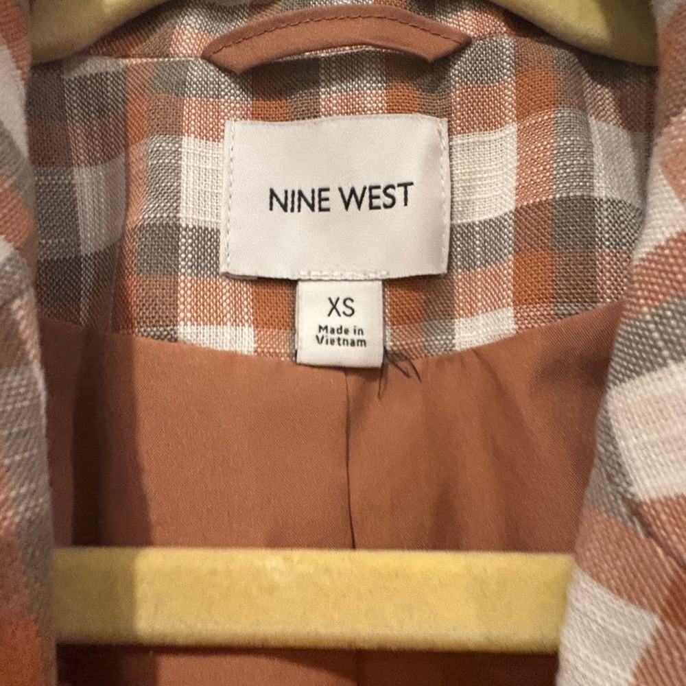 Nine West Tan and White Plaid Blazer and shorts set - Picture 3 of 8